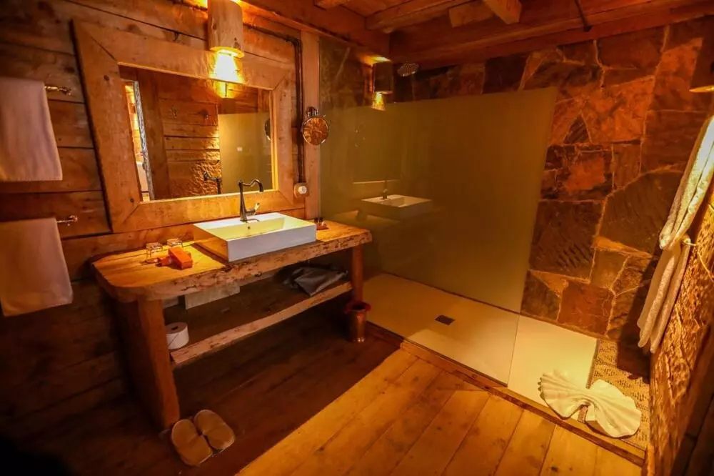 Bathroom Hotel Spa Xaluca